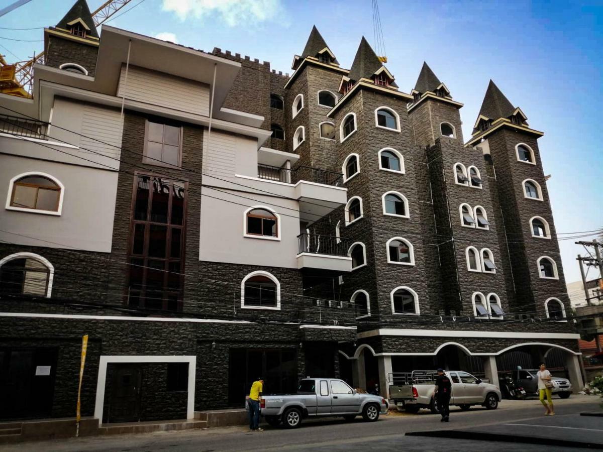 Castle Suites Pattaya Exteriör bild