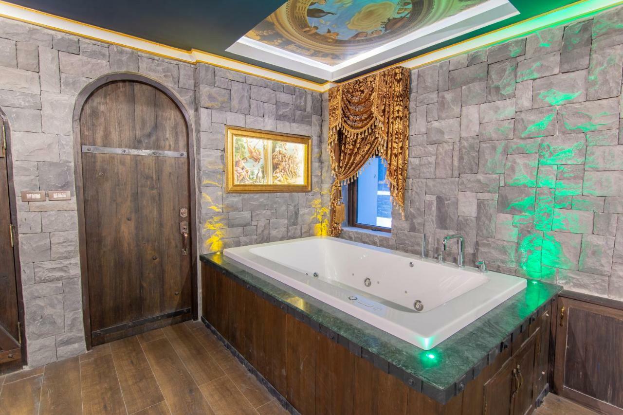 Castle Suites Pattaya Exteriör bild