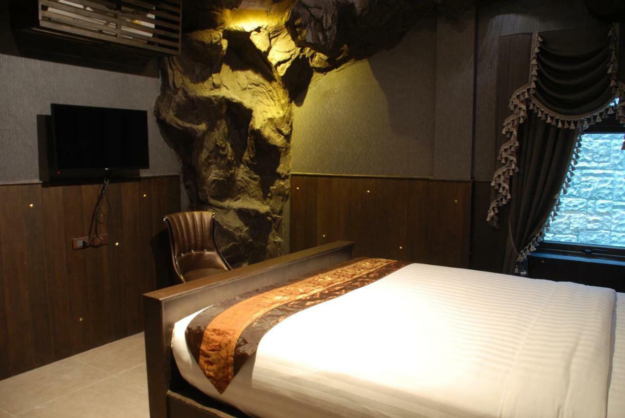 Castle Suites Pattaya Exteriör bild